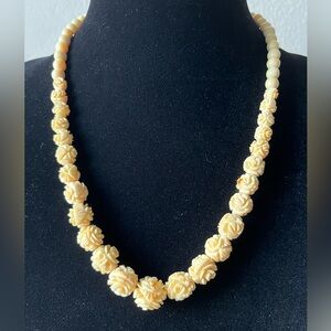 ANTIQUE Hand Carved Rose 🌹& Round Beads Bone Necklace